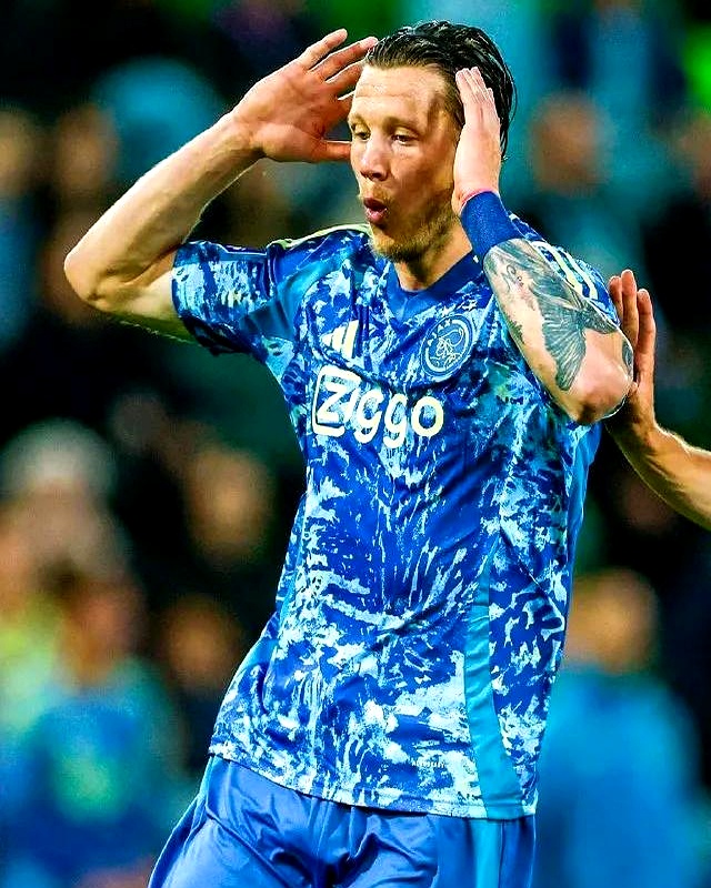 阿贾克斯惊艳表现，取得胜利